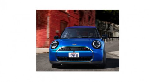 THE NEW MINI COOPER 5 DOOR登場!